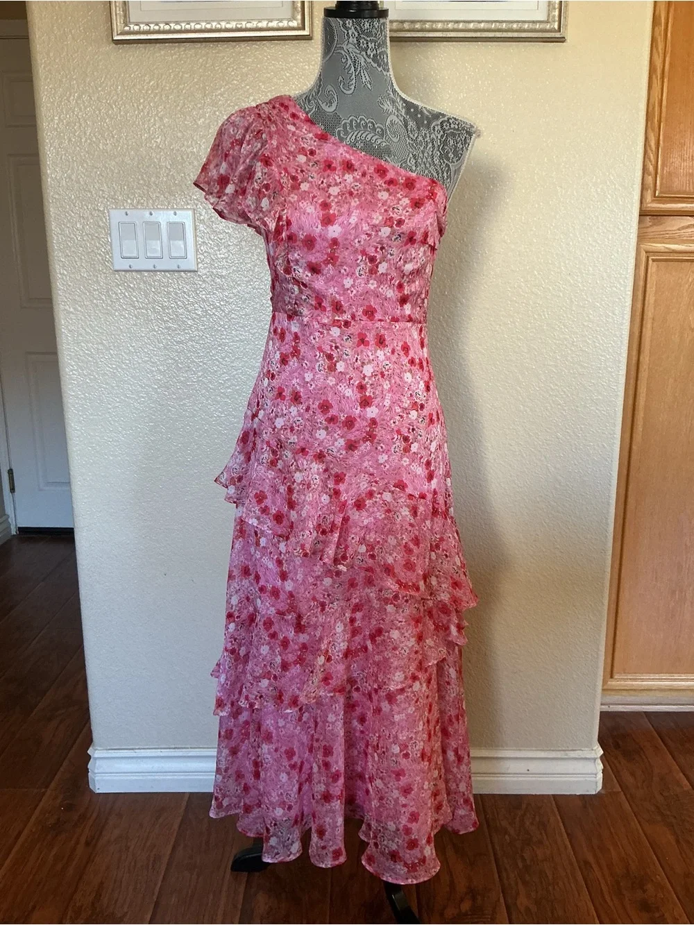 ASTR the Label Victoriana One-Shoulder Dress - Picture 4 of 16